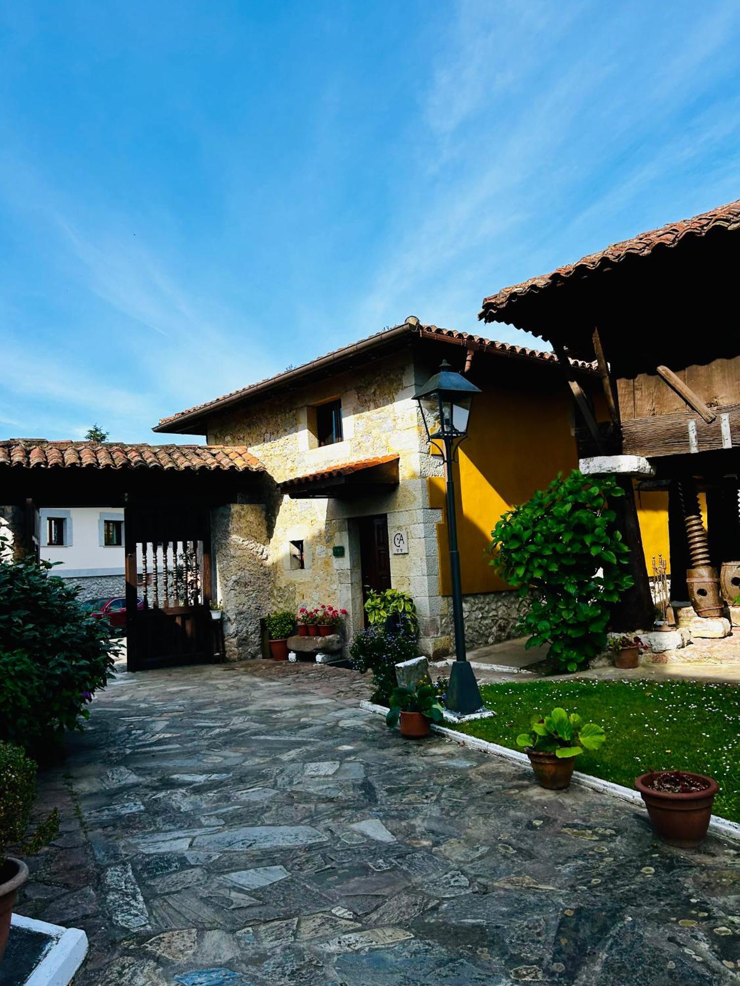 Apartamentos Rurales L'Arquera Льянес Екстер'єр фото